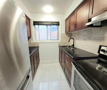 For Lease - 477 Dean Avenue Unit# 33, Oshawa, Ontario - Photo 4