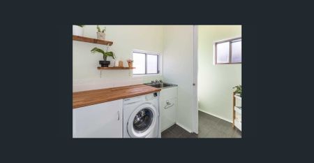 Neat & Tidy Two Bedroom Home - Photo 5