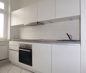 Kleines Reich mit Einbauküche freut sich auf neue Mieter. - Photo 3