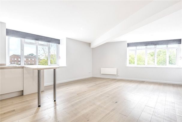 Queens Road, Weybridge, Surrey, KT13 9DL - Photo 1