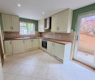 Claydon Road, Woking, Surrey, GU21 - Photo 6