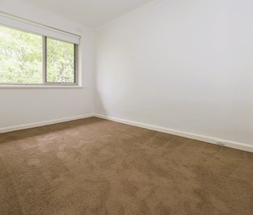 Spacious 2-bedroom apartment in prime location - Photo 1