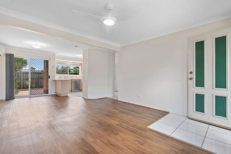 Spacious Townhouse in a Secure Complex - Photo 2