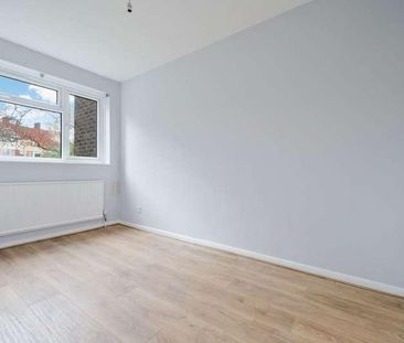 Bromley Road, London, SE6 - Photo 6