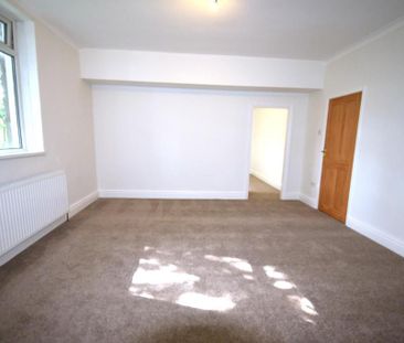 3 bedroom flat to rent - Photo 2
