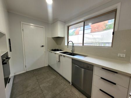 2/10 Middlefield Drive - Photo 3