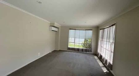 Modern home in the heart of Manurewa - Photo 5