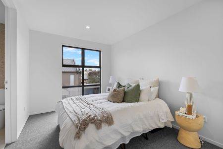 Modern 2 Bedroom/ 2 Bathroom Townhouse - Photo 5