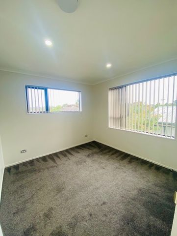 PAPAKURA, 3 BEDROOMS - Photo 3