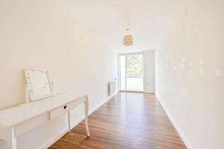 3 bedroom flat to rent - Photo 5