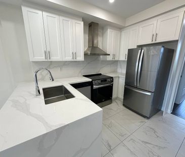 For Lease - 11 Saigen Lane, Markham, Ontario - Photo 6