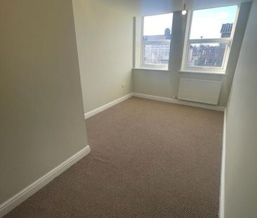 3 bedroom flat to rent - Photo 2