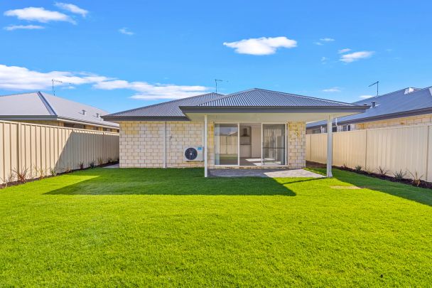 Beachside Family Living at Its Best - 3 Anaconda Loop, Dawesville - Photo 1