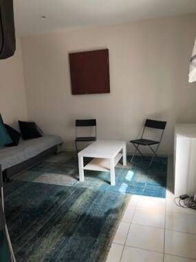 Studio de 23 m2 donnant sur cour intérieure . - Photo 1