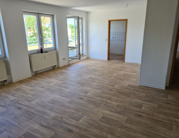 Schmölln, Drei-Raum-DG-Whg. mit großer Dachterrasse (ME44) - Foto 1