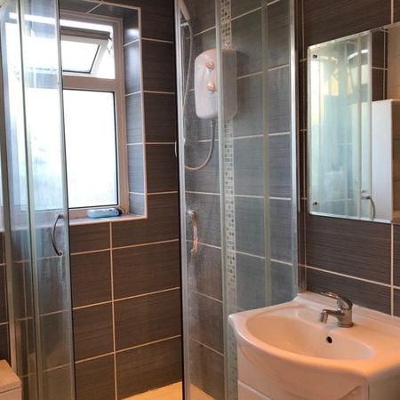 Nascot Place - Photo 4