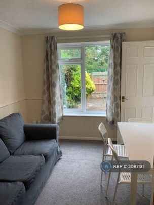 4 bedroom terraced house to rent - Photo 1