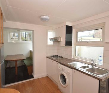 4 bedroom terraced house to rent - Photo 1