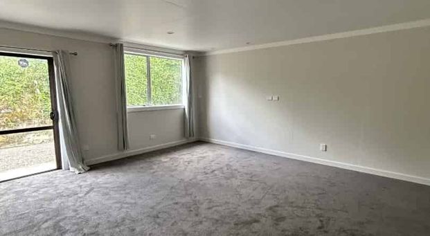 Renovated 4 Bedroom Family Home - Photo 1