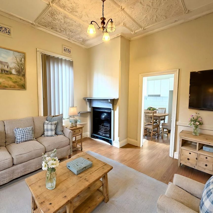 Charming Family Home in Wiley Park!! - Photo 1