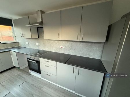 2 bedroom terraced house to rent - Photo 4