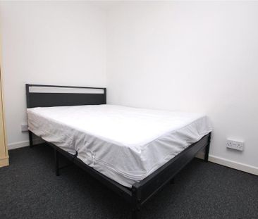 5 bedroom semi-detached house to rent - Photo 4