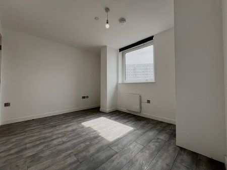 2 bedroom flat to rent - Photo 2