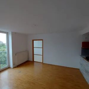 Helle 3-Zimmer Wohnung 75 Quadratmeter Nähe U1 - Photo 2
