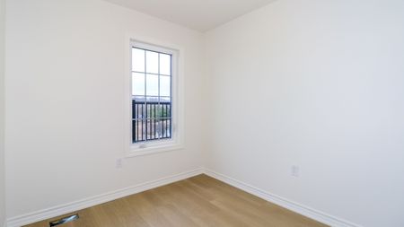 For Lease - 1989 Matteer Court Unit# 30, Innisfil, Ontario - Photo 2