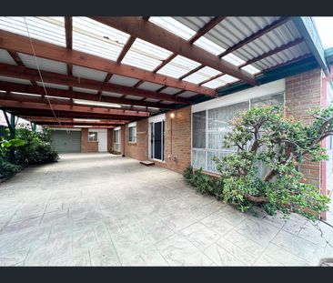 11 Elliott Court, Burnside, Vic 3023 - Photo 4