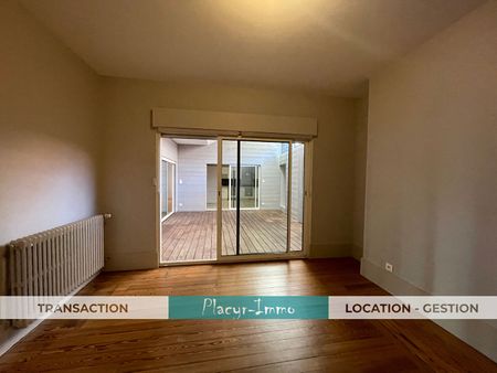 Location Appartement 4 pièces 143m² - Photo 2