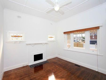 3 Tweedside Street, Essendon VIC 3040 - Photo 4