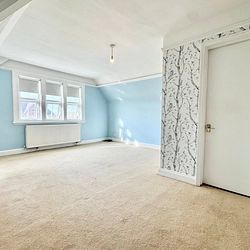 Beach Road, Westgate-on-Sea, CT8 8AE, Kent - Photo 2