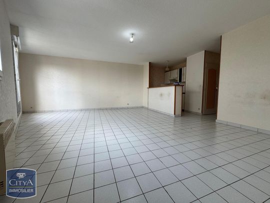 Location Appartement 3 pièces 70m² NEUVILLE DE POITOU 86170 - Photo 1