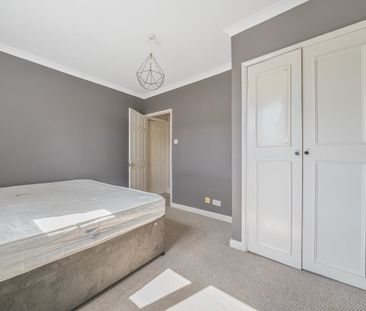 3 bedroom end of terrace house to rent - Photo 6