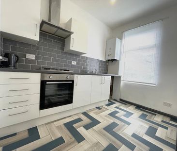 2 bedroom maisonette to rent - Photo 3