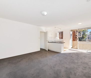 Modern Two-Bedroom Apartment in Prime Lane Cove Location - Photo 4