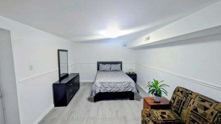 1559 Northmount Avenue #Basement - Photo 2