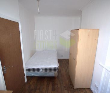 3 bedroom terraced house to rent - Photo 6