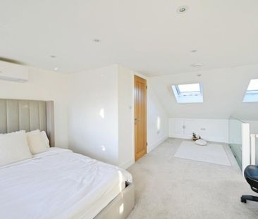 4 bedroom semi-detached house to rent - Photo 4