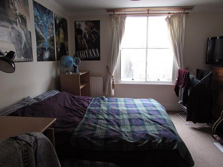 5 bedroom terraced house to rent - Photo 3