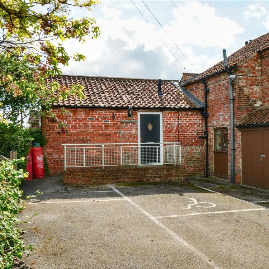 1 bedroom Bungalow To Let - Photo 1