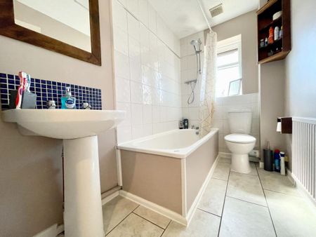 2 bedroom terraced house to rent - Photo 3