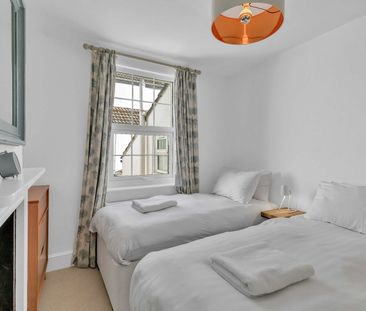 2 Bed Semi-Detached House, Millfield Cottages, BN2 - Photo 2