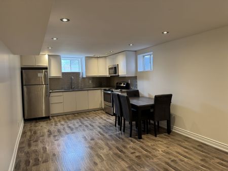 For Lease - 71 Golf Links Drive, Aurora, Ontario - Photo 4