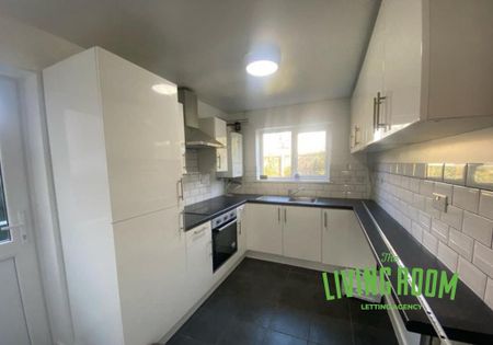 1 bedroom in a house share to rent - Photo 3