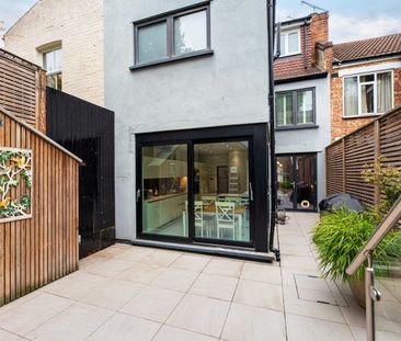 4 Bed Terraced House, Dinsdale Road, SE3 - Photo 2
