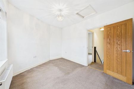 2 bedroom terraced house to rent - Photo 4