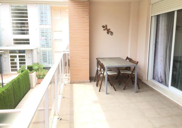 For long-term rent: apartment in Javea, Golden Garden urbanization, with 2 bedrooms and a pool.