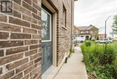 24 THORNAPPLE STREET - Photo 2